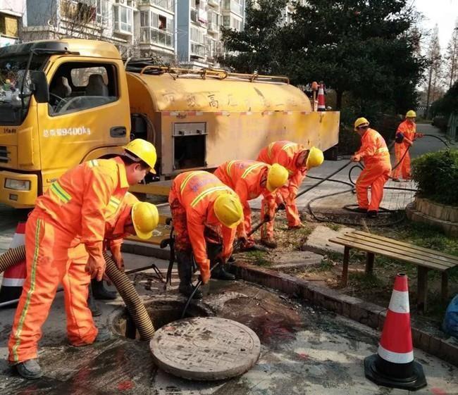 青湖路街道市政管道清淤
