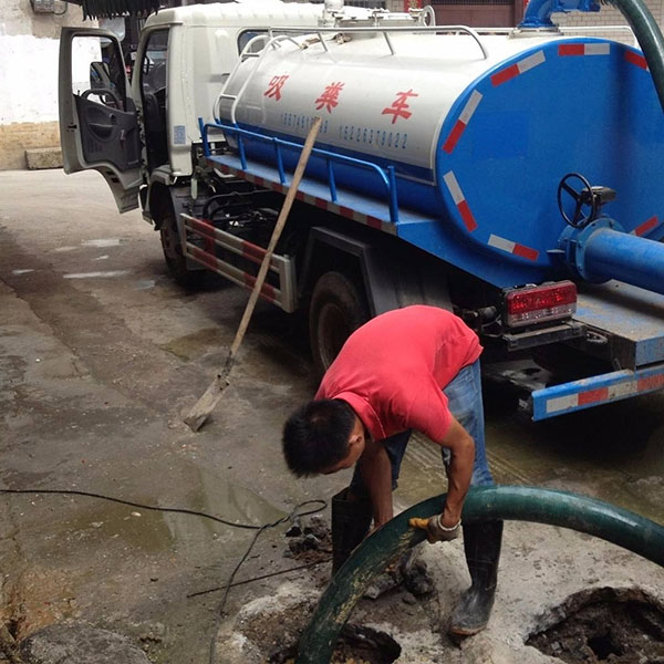 青湖路街道清理化粪池◣抽粪-抽隔油池-自备工程车吸污清淤【专注服务】